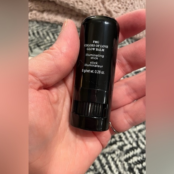 🌟HP🌟 QTY 2 ILLUMINATING Stick LOVE Glow Balm Avon MOONSTRUCK Discontinued!! - Picture 7 of 10